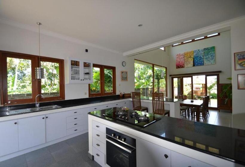 Вилла 3 Спальни, Villa Santai Karangasem
