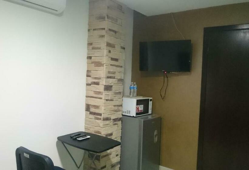 استودیو اجرایی, Premier Hotel Suites