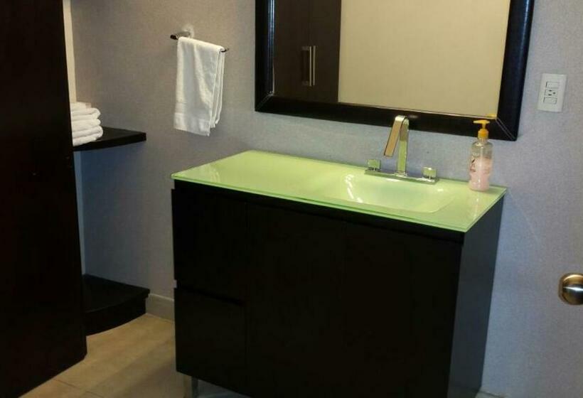 استودیوی استاندارد, Premier Hotel Suites
