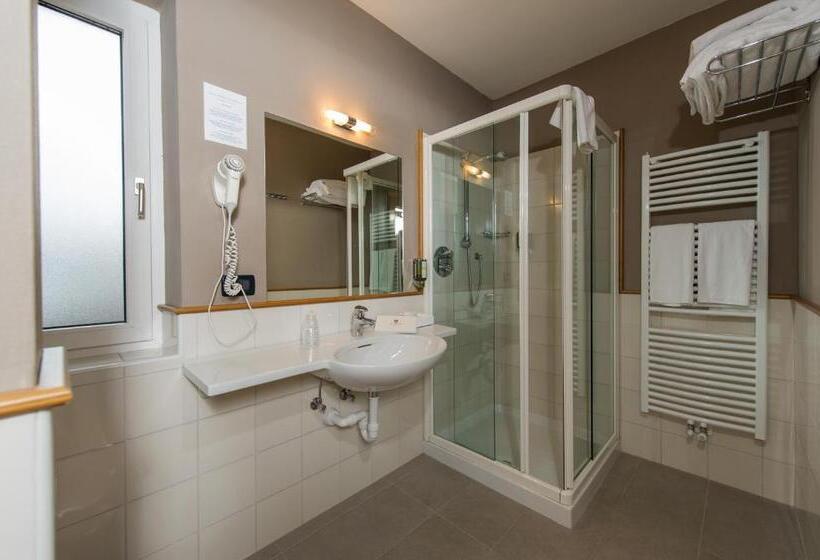 اتاق اکونومی, Family Hotel Gran Baita