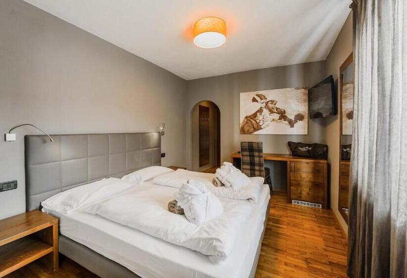 سوییت خانوادگی, Family Hotel Gran Baita