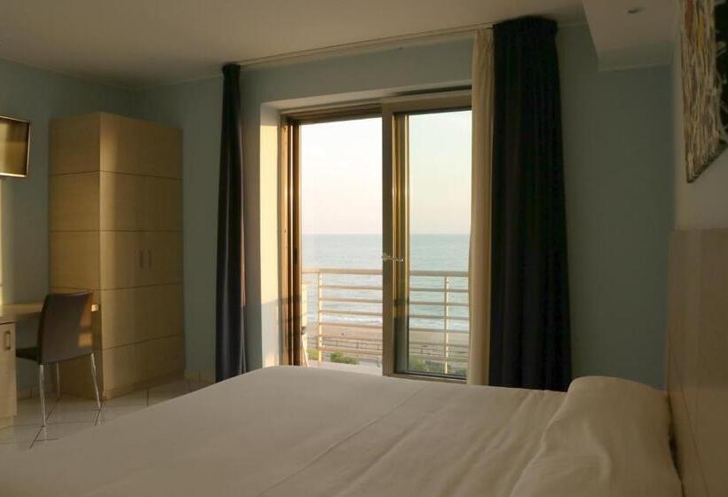 Quarto Superior Vista Mar, Ancora