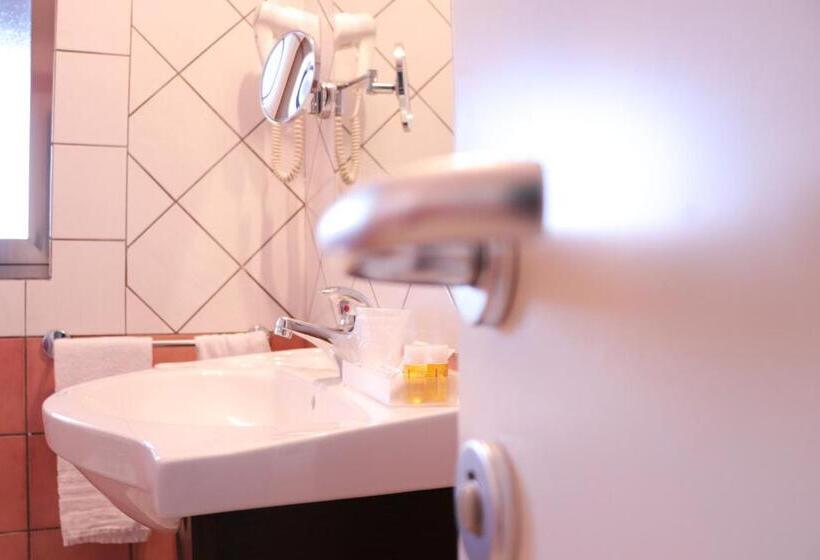 Quarto Estandar Individual, Ancora