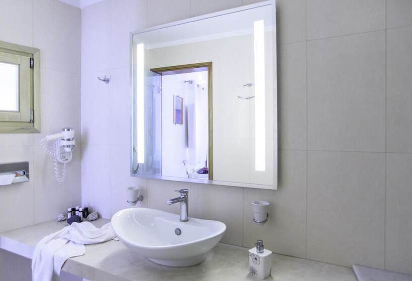 اتاق لوکس با وان آب گرم, La Mer Deluxe Hotel & Spa