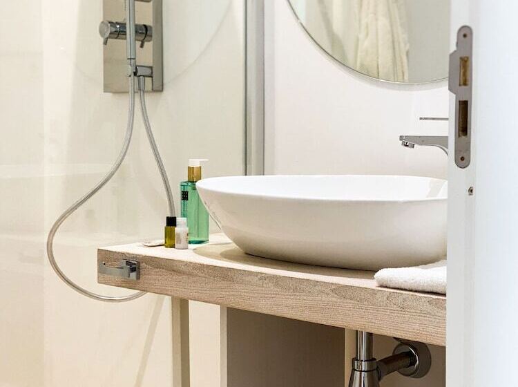 Quarto Triplo Deluxe, Moresco