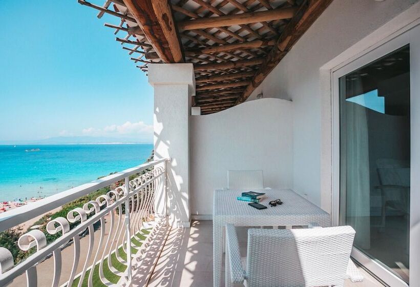 Quarto Triplo Deluxe, Moresco