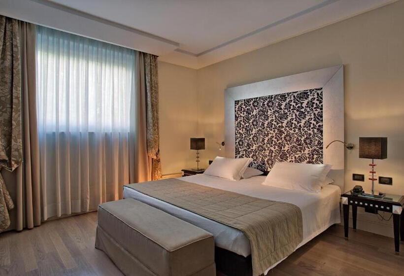 Номер Deluxe Кровать Кинг, Park Hotel Junior