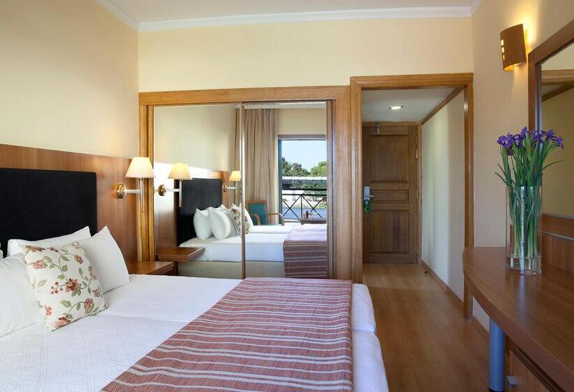 Номер Superior Вид на Горы, Ramada by Wyndham, Athens Club Attica Riviera