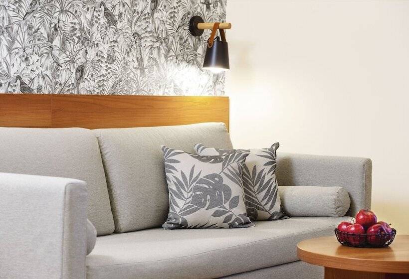 Люкс Премиум, Ramada by Wyndham, Athens Club Attica Riviera