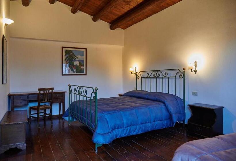 اتاق استاندارد سه نفره, Tenuta Luogo Marchese