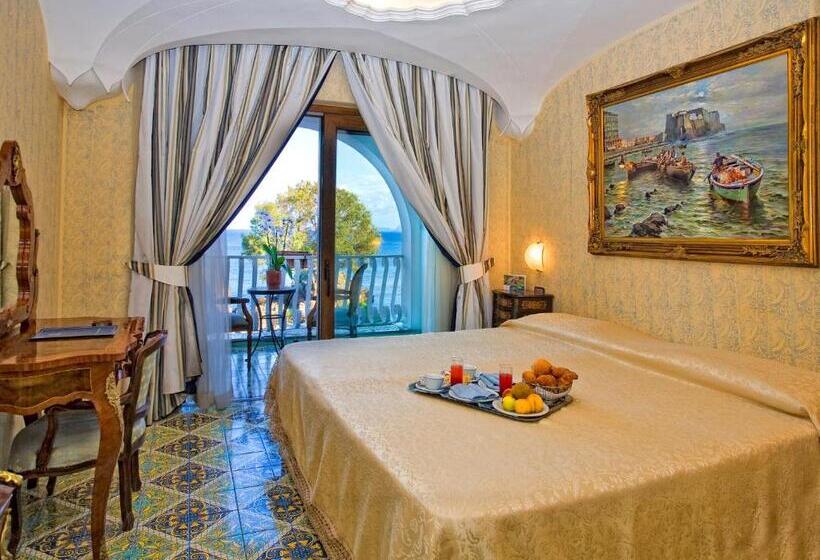 Номер Deluxe, Strand Hotel Delfini