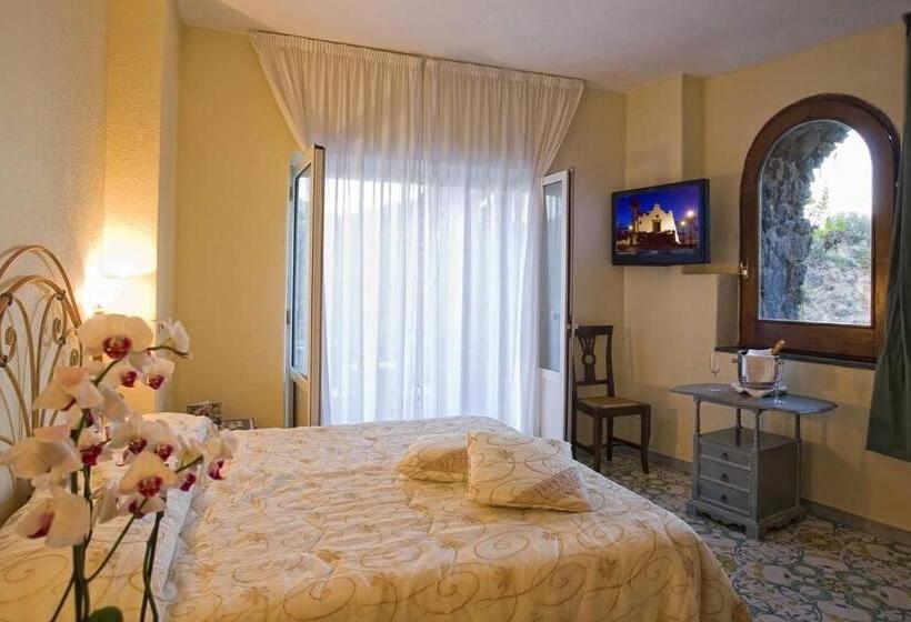 Семейный Номер, Strand Hotel Delfini