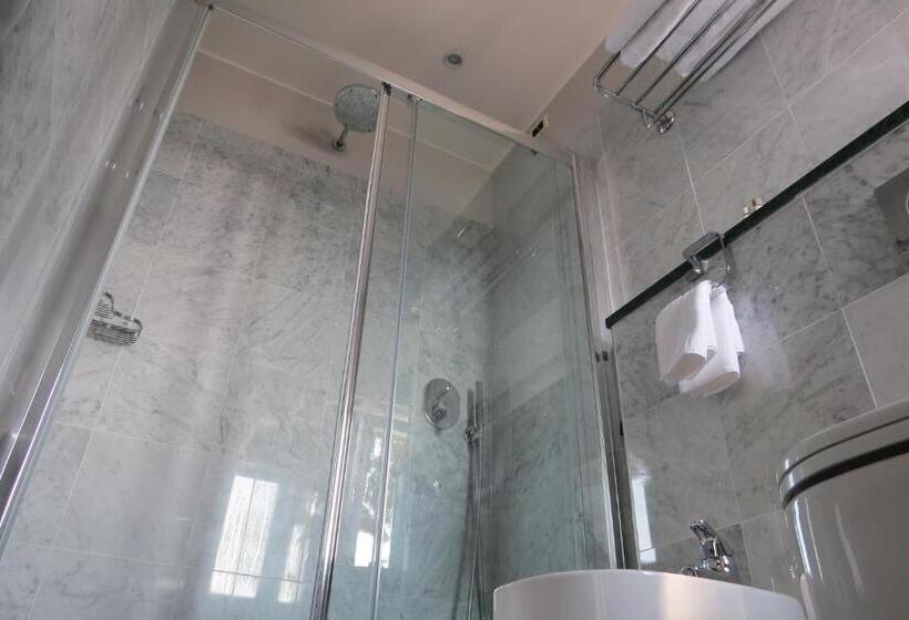 Triple Room Sea View, Arc En Ciel