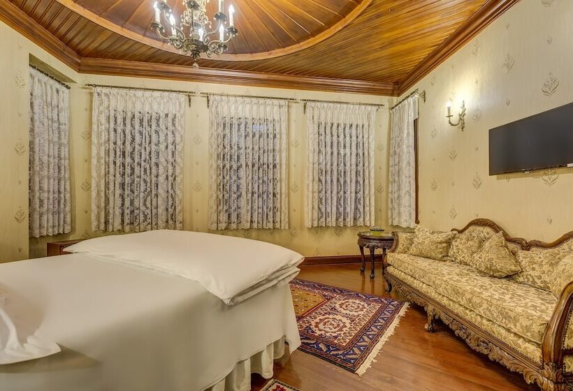 اتاق لوکس, Kaucuk