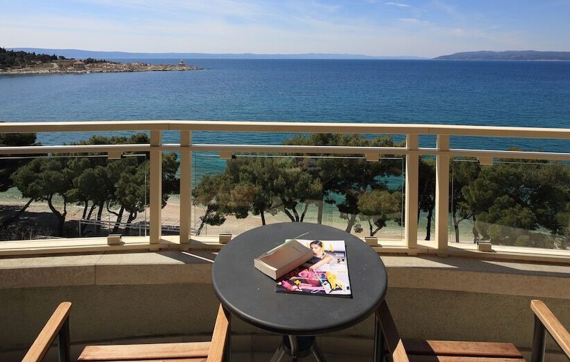 سوییت سوپریور با چشم‌انداز دریا, Park Makarska