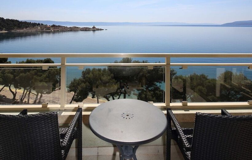 سوییت سوپریور با چشم‌انداز دریا, Park Makarska
