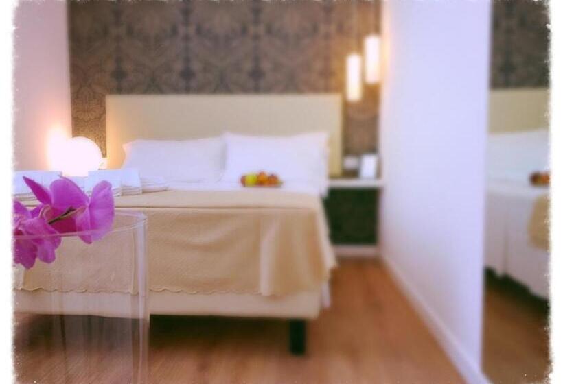 اتاق استاندارد با چشم‌انداز دریا, Sanremo Luxury Suites