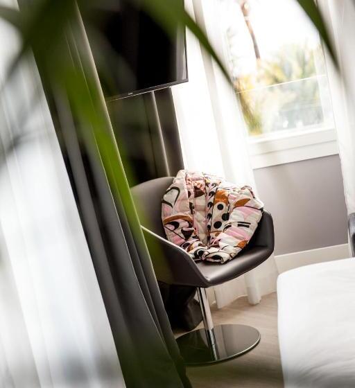 سوئیت جونیور سوپریور با چشم‌انداز دریا, Sanremo Luxury Suites