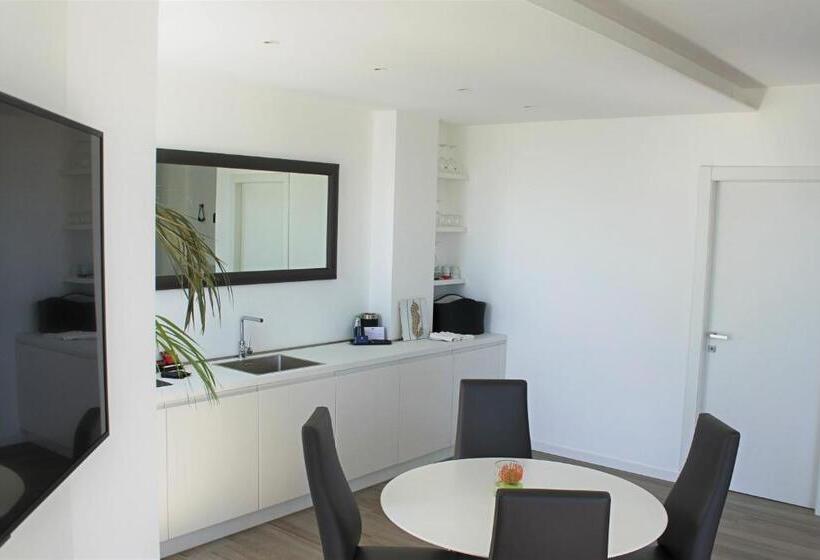 سوییت سوپریور با چشم‌انداز دریا, Sanremo Luxury Suites