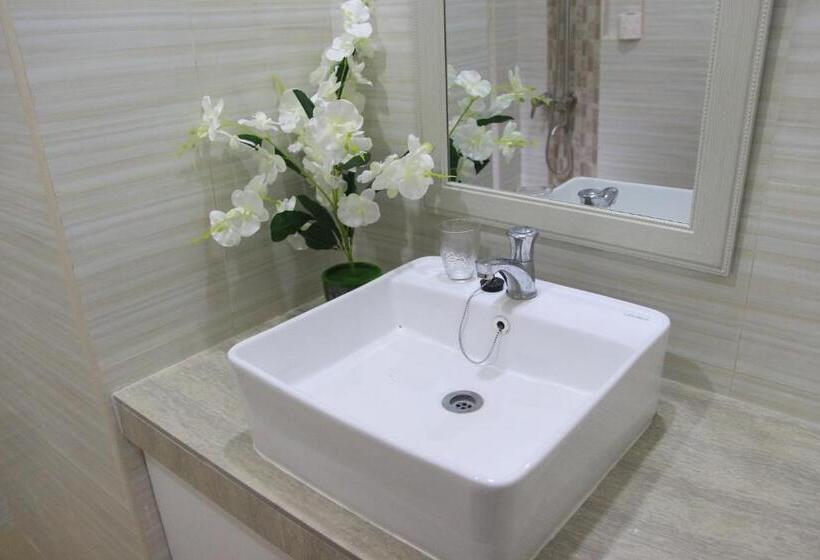 디럭스 스위트, Rnr Suites