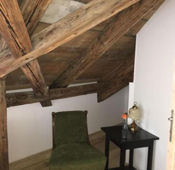 اتاق استاندارد, Das Hornsteiner