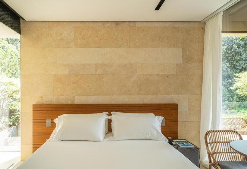 Номер Superior Вид на Бассейн, C Hotel & Spa