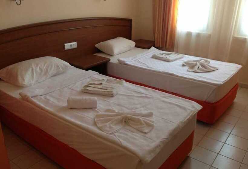 Quarto Estandar com Sacada, Elegant Baronessa Aparthotel