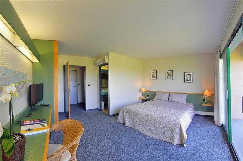 Номер Стандарт, Golf Hotel Colvert   Room Service Disponible