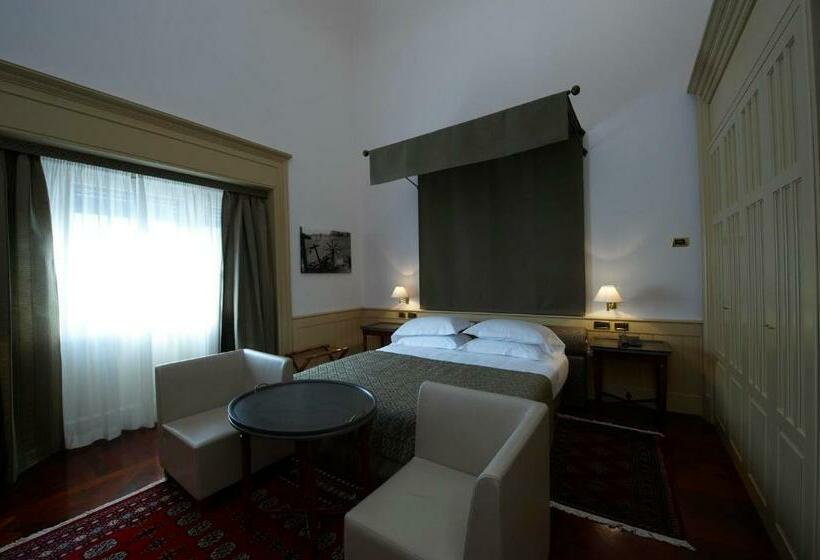 سوییت لوکس, Grand Hotel Piazza Borsa