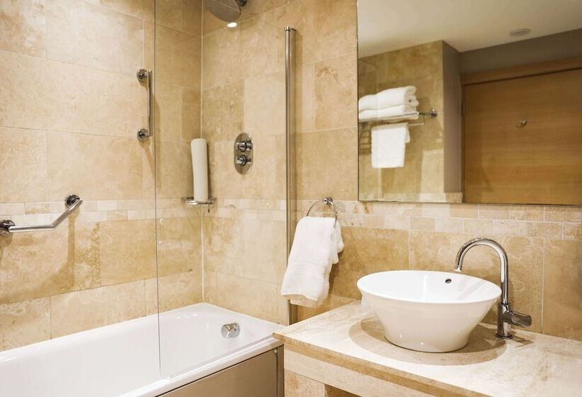 Номер Стандартный с Видом, Doubletree By Hilton  Milton Keynes