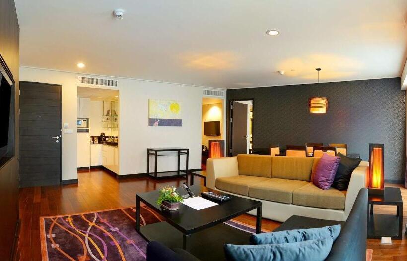 سوییت, Radisson Suites Bangkok Sukhumvit