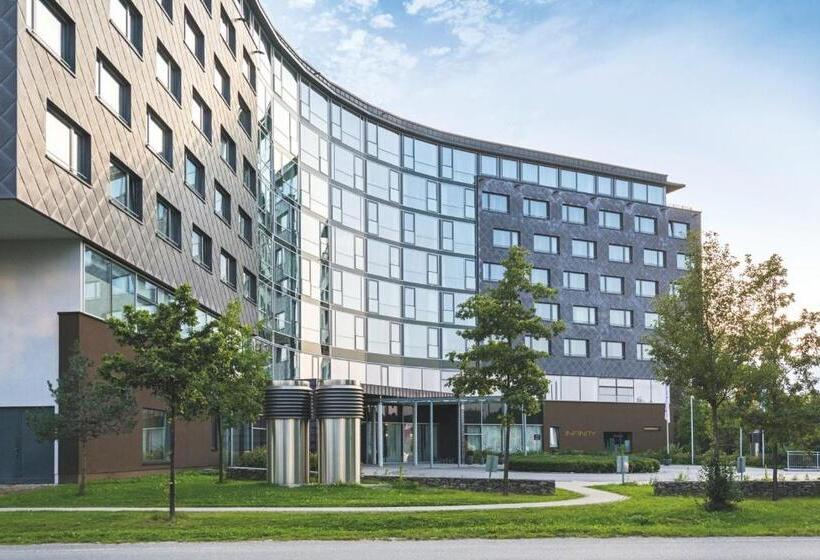 Полулюкс, Infinity Hotel & Conference Resort Munich
