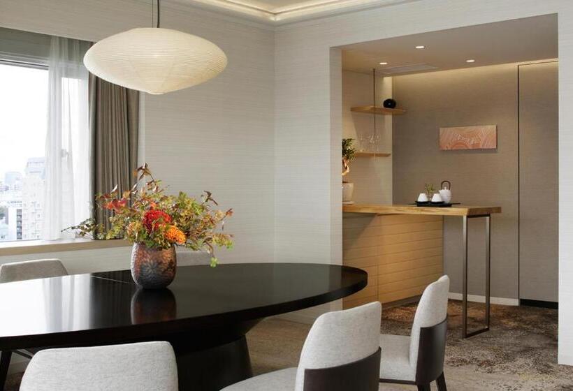 Люкс Клуб, Grand Prince Hotel Takanawa
