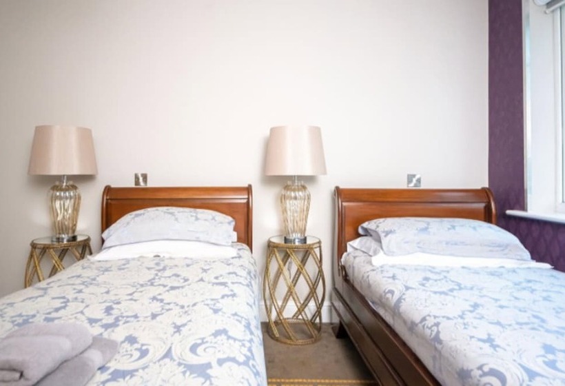 Номер Стандарт, Guildford Manor Hotel & Spa