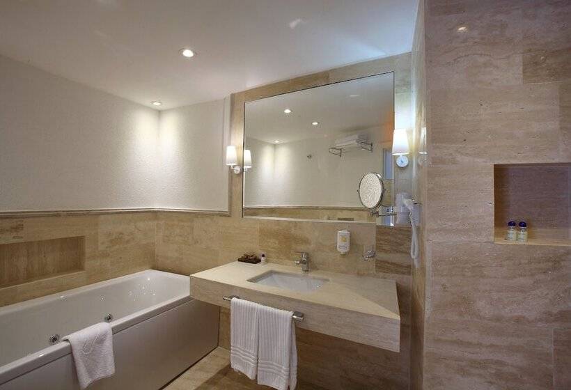 سوییت, Doubletree By Hilton Bodrum Marina Vista