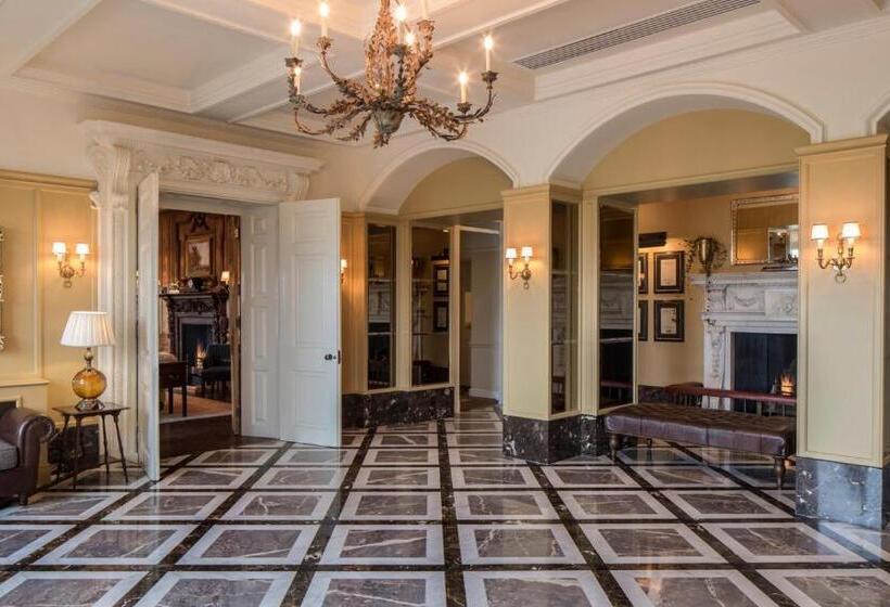 Номер Стандарт Адаптированный для Инвалидов, Four Seasons Hotel Hampshire