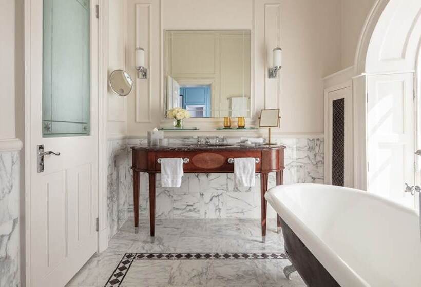 Люкс, Four Seasons Hotel Hampshire