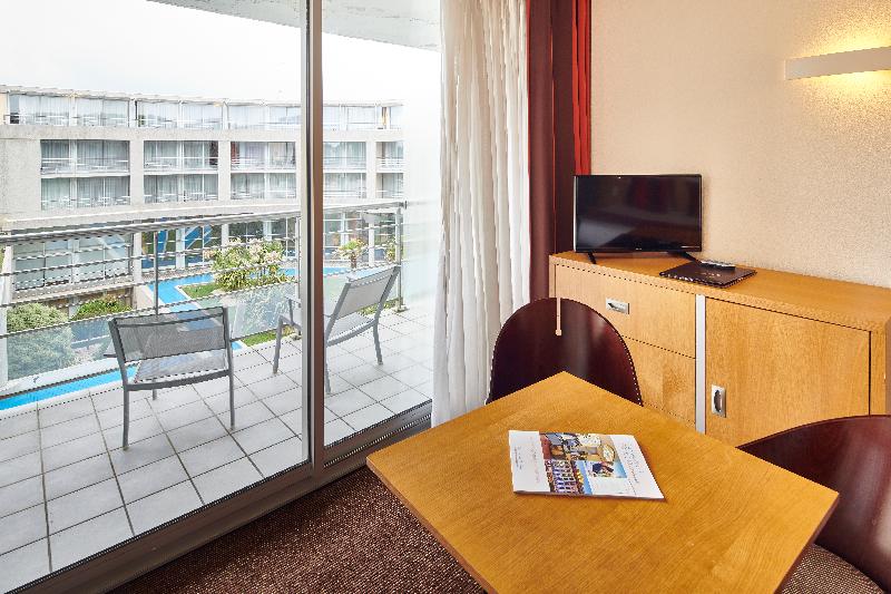 Номер Deluxe, The Lensbury Resort