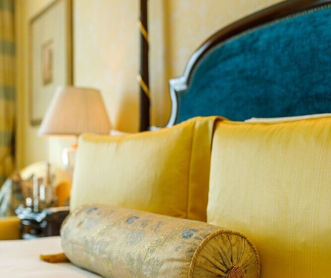 俱乐部房间, The Leela Palace New Delhi