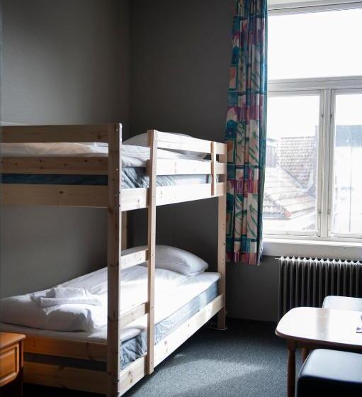 标准单人间共用浴室, Henriks Hotell