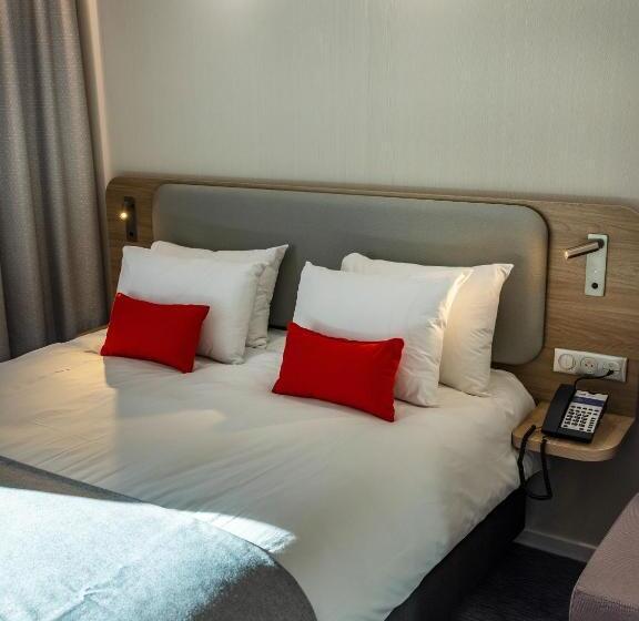 장애인을 위한 스탠다드 룸, Holiday Inn Express   Nice   Grand Arenas, An Ihg