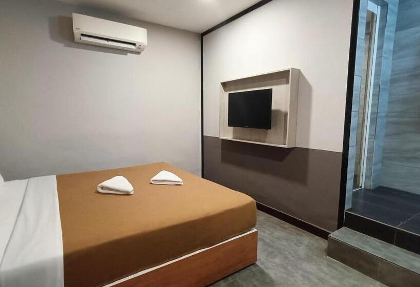 キングサイズベッドのデラックスルーム, Urban Inn, Jitra