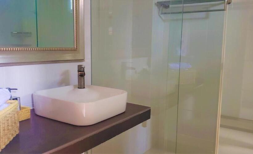 اتاق لوکس خانوادگی, Villa Juana