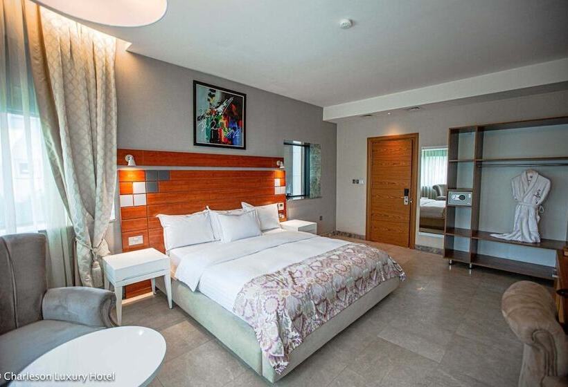سوئیت پرزیدنت, Charleson Luxury