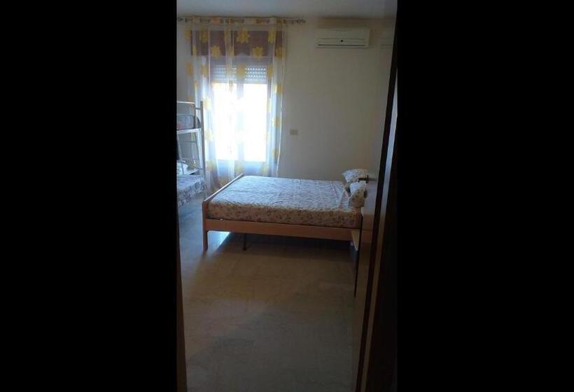اتاق استاندارد یک نفره, Room In Bb   Quadruple Room For A Totally Relaxing Holiday