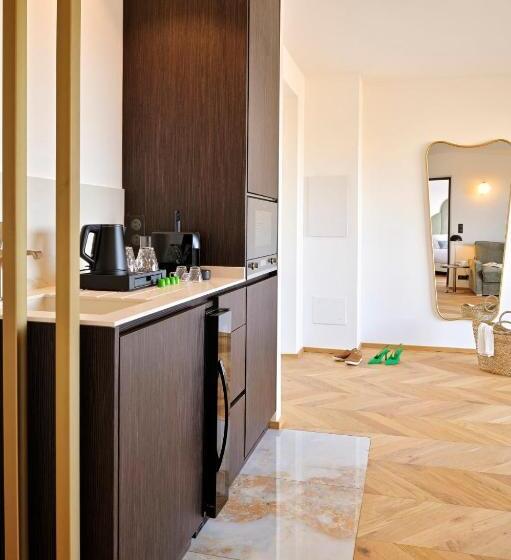 Люкс с гидромассажем, Hôtel & Spa Rocabella