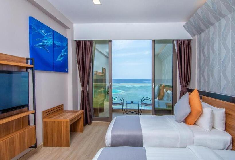 اتاق لوکس با چشم‌انداز دریا, Triton Prestige Seaview And Spa