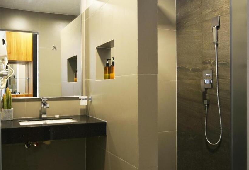 اتاق لوکس با چشم‌انداز دریا, Triton Prestige Seaview And Spa