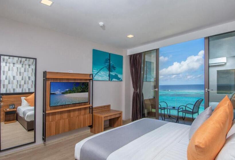 اتاق لوکس با چشم‌انداز دریا, Triton Prestige Seaview And Spa