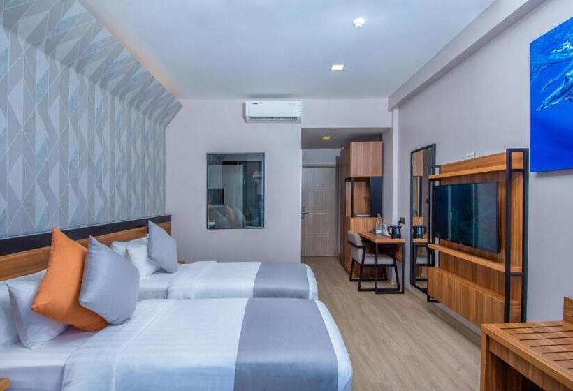 اتاق اساندارد با چشم‌انداز جانبی به دریا, Triton Prestige Seaview And Spa